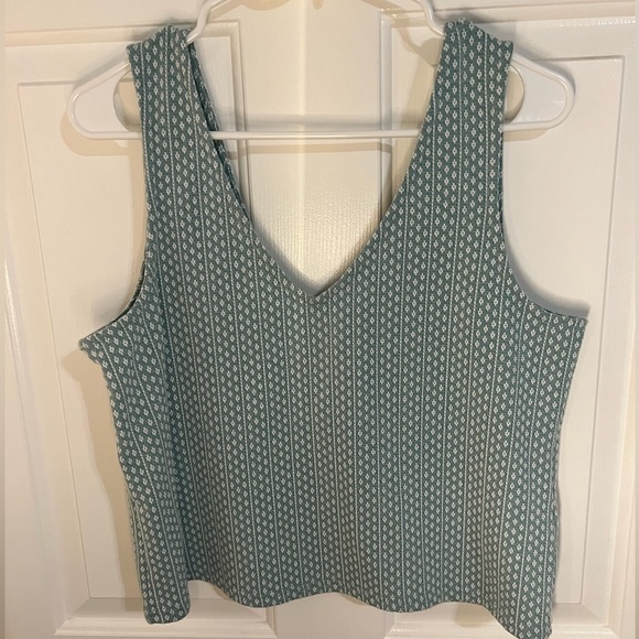 Womens tank - Picture 3 of 3